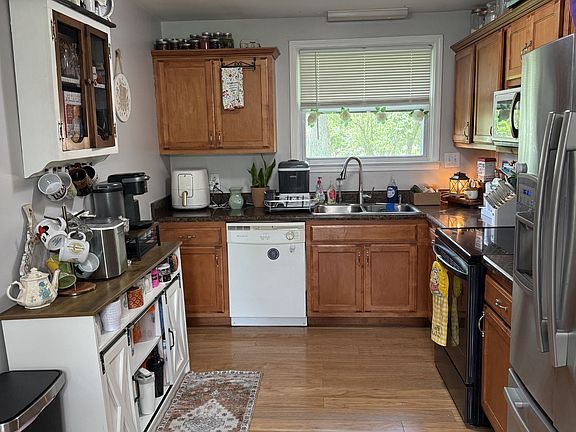 3rd image of 112 Highland Dr