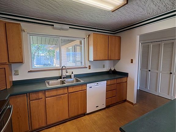 5th image of 173 Grant Ave