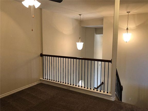 5th image of 821 Wessex Dr