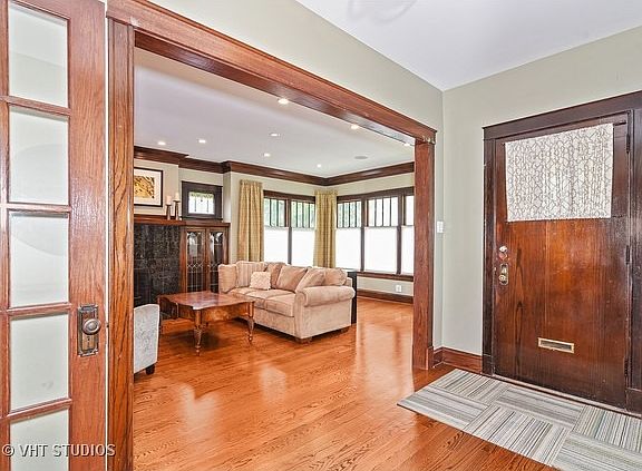 2nd image of 9623 S Hoyne Ave