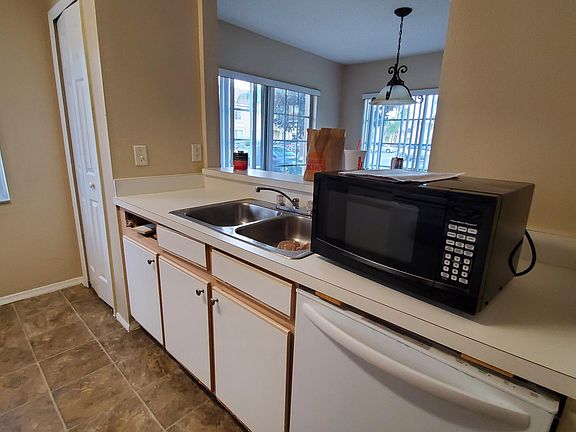 3rd image of 1724 Fluorshire Dr