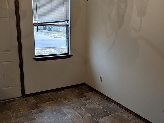 4th image of 1204 S Frankfort Ave APT A