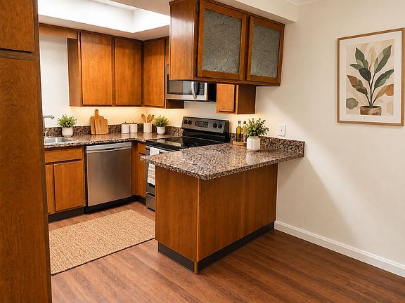 3rd image of 325 N Chapel Ave