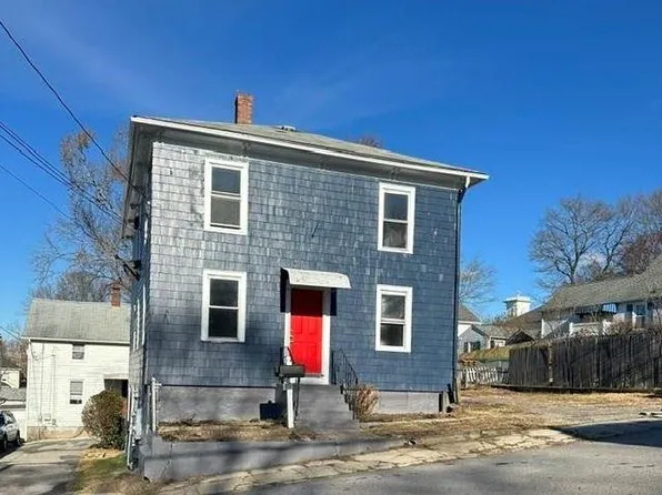 25 School St, West Warwick, RI 02893