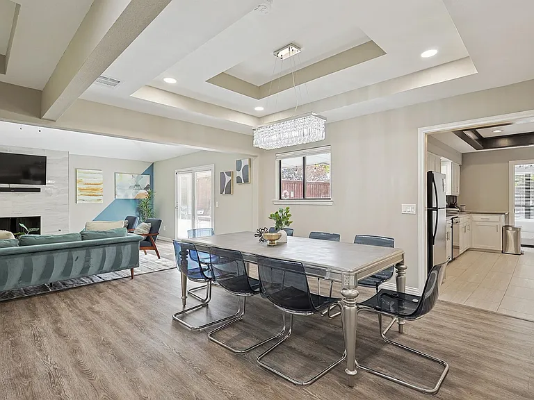 812 Green Brook Dr — Photo 13