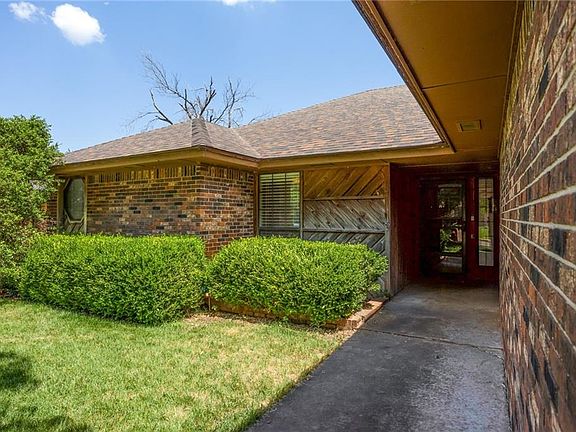 3rd image of 1716 Green Leaf Ln