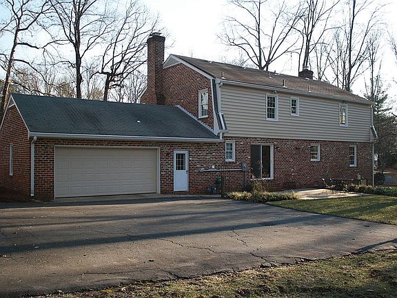 5th image of 11710 Bollingbrook Dr