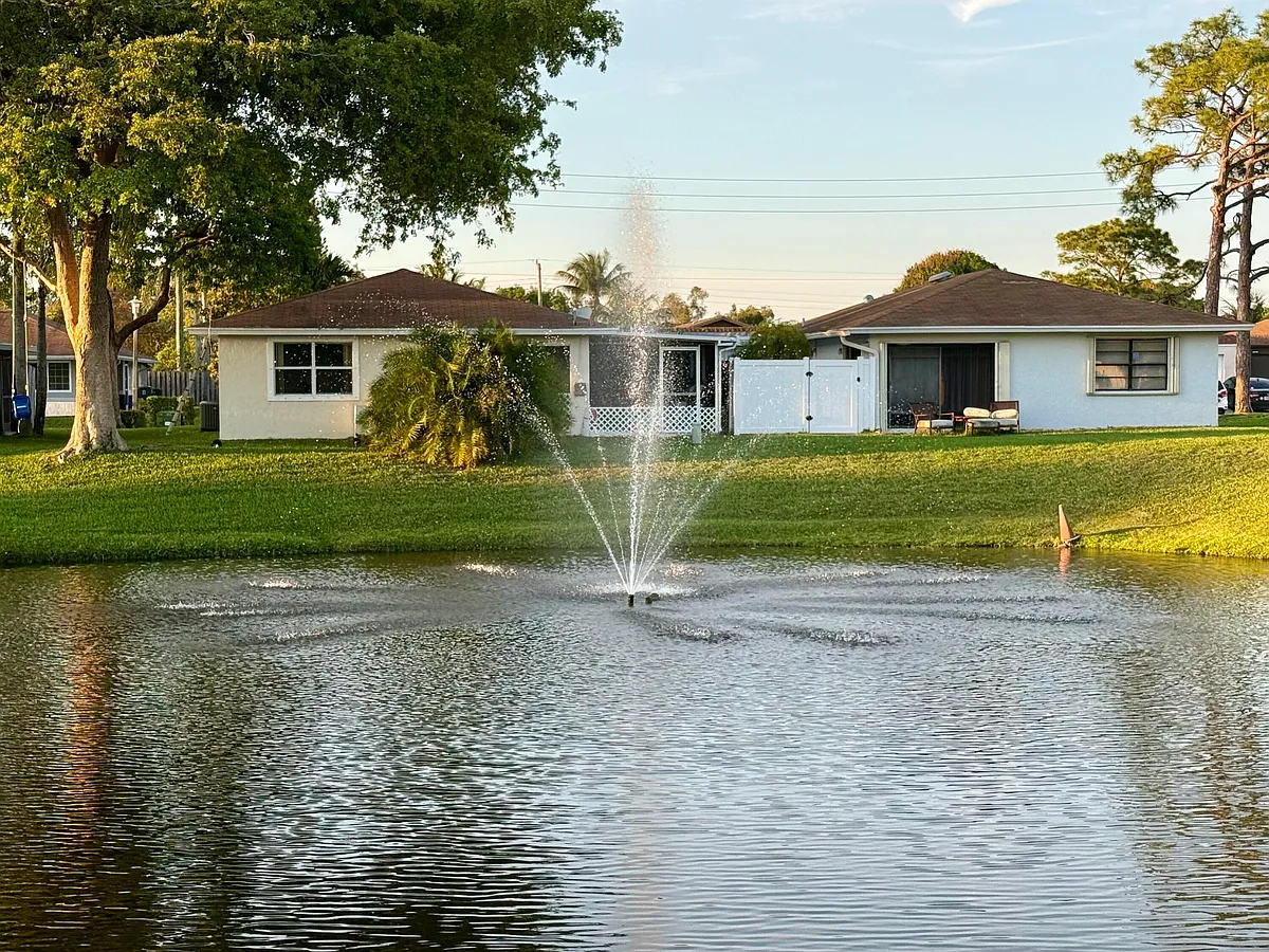 Building Photo - 4893 Palm Hill Dr #22A