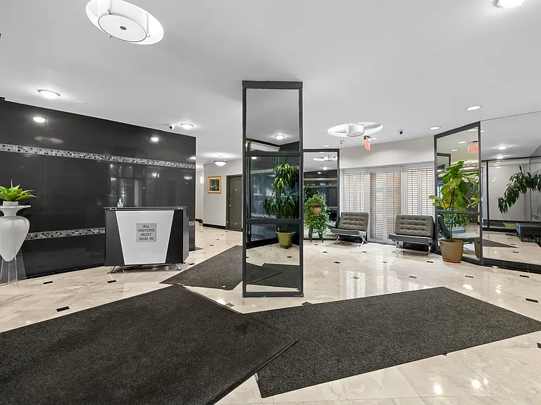 6730 Clyde St #5B — Photo 27