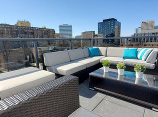 50 Hargrave Street, Winnipeg, MB R3C 1B4