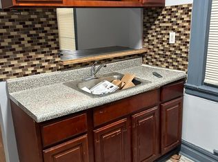 44 4th St #2R, Newark, NJ 07107