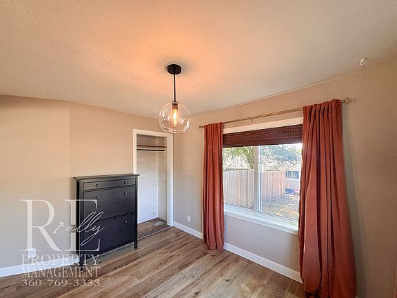 4th image of 2207 E 24th St