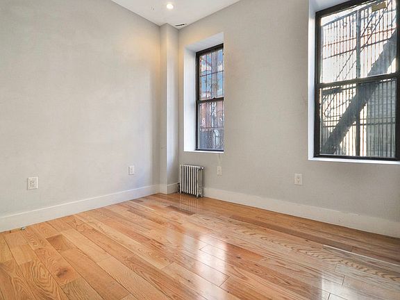 3rd image of 175 E 105th St #1