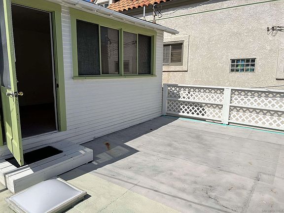3rd image of 825 Portsmouth Ct