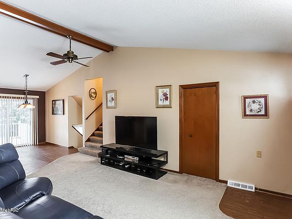 3rd image of 5068 Rum Creek Ct SE