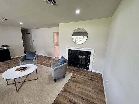 5th image of 1132 Toschlog Rd