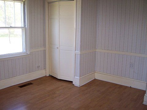 4th image of 741 Davis St