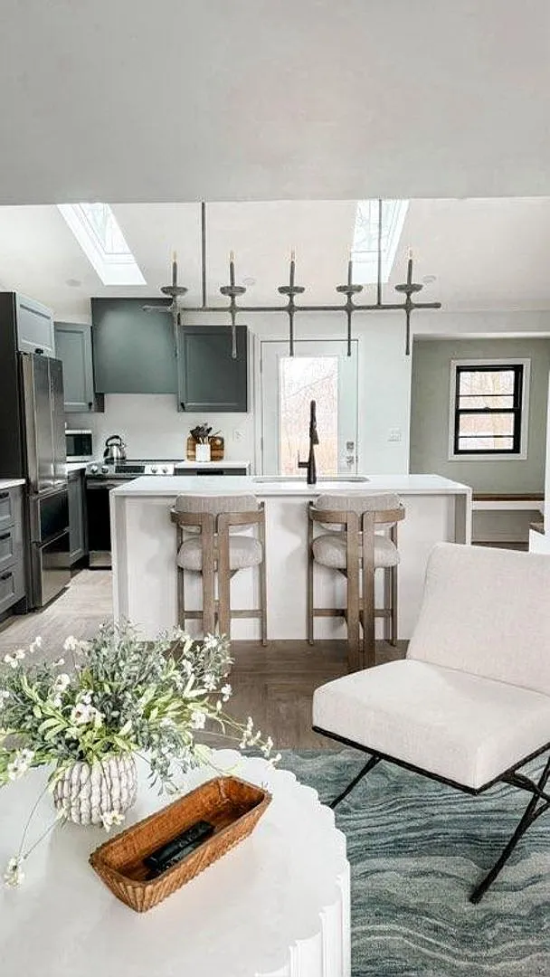 Modern solace meets nostalgic comfort in this stunning 3BR/3BA beauty 4800/Mo — Photo 3