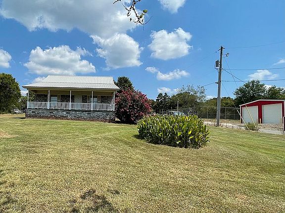 4th image of 19 Grady Ln