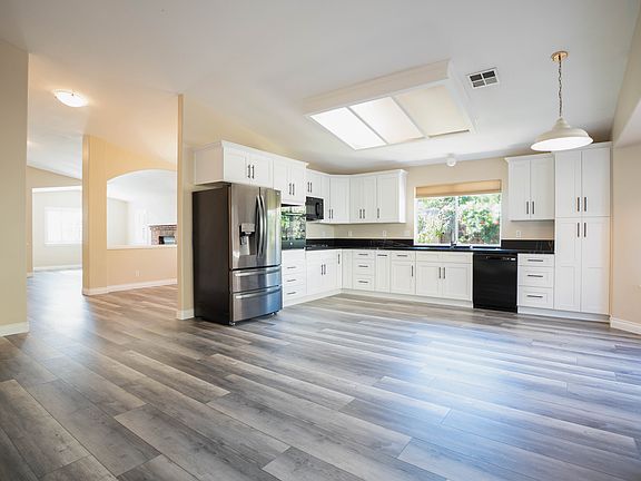 5th image of 1162 Meadow Lake Dr