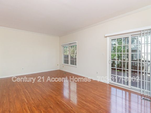 3rd image of 7026 Fieldhurst Ct