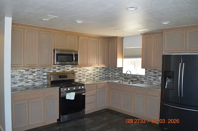 3 bed, 2.0 bath, 1144 sqft, $2,100 — Photo 3