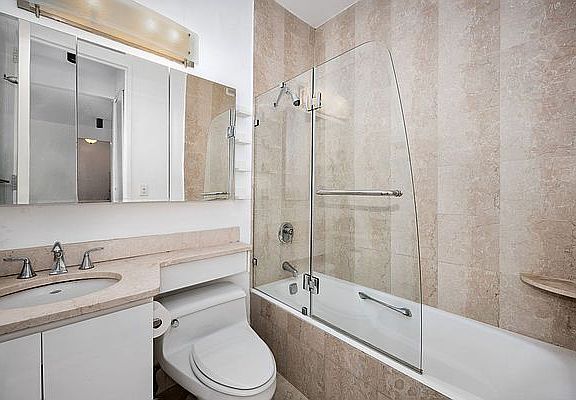 5th image of 200-210 E 65th St #17I