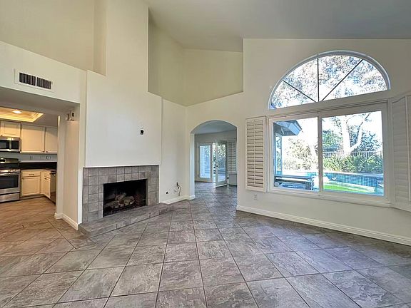 4th image of 15442 Ficus St