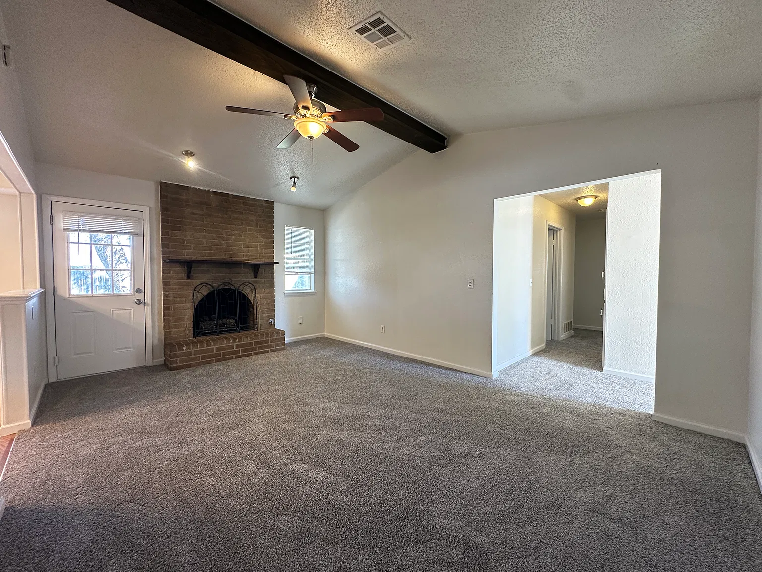 1009 NW 8th St — Photo 3