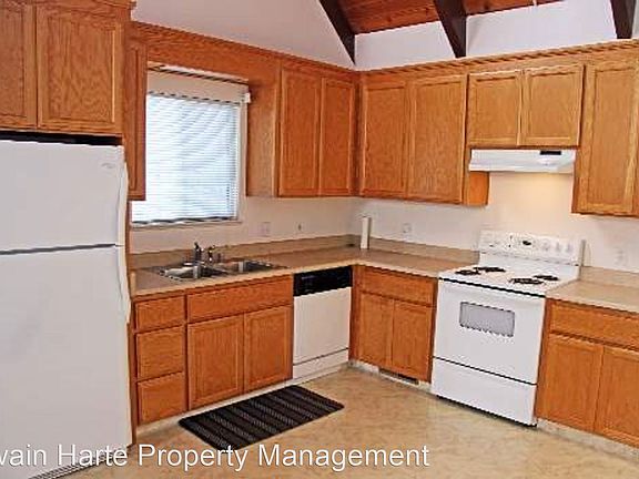 4th image of 24299 Juniper St