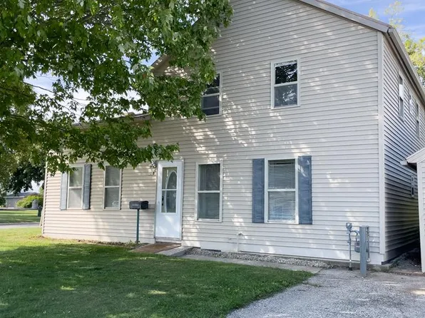 921 Navarino St, Algoma, WI 54201