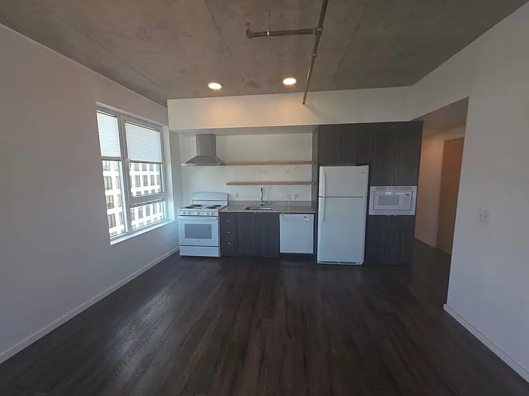 515 NE Holladay St — Photo 35