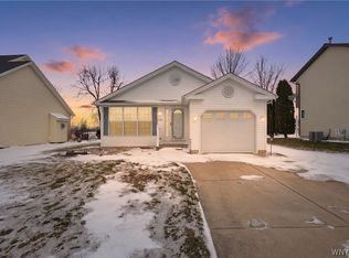 5148 Briercliff Dr, Hamburg, NY 14075