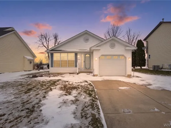 5148 Briercliff Dr, Hamburg, NY 14075