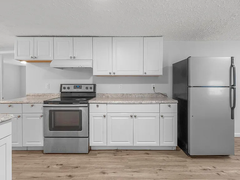90 Everett St #2 — Photo 16