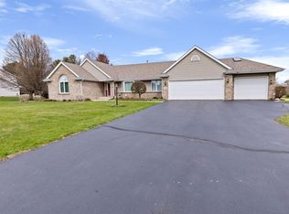 144 Glen Abbey Dr, Rockford, IL 61107