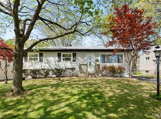 1065 Ermanda Dr, Florissant, MO 63033