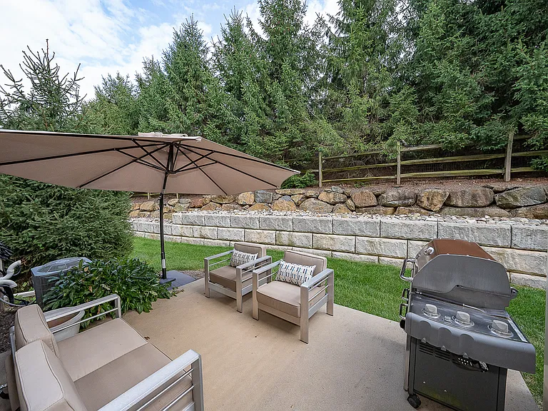 9 Treyburn Dr — Photo 37