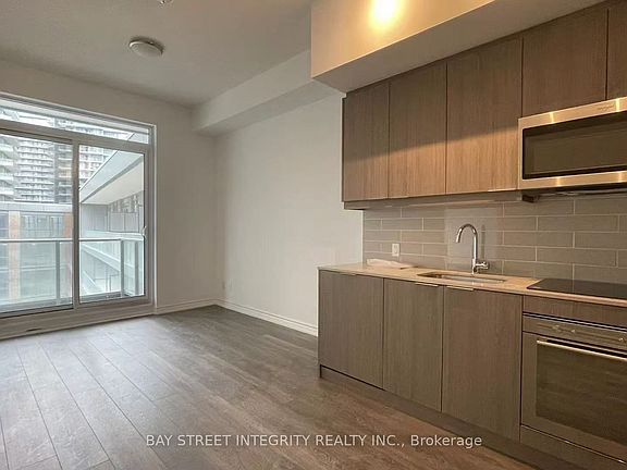 2nd image of 32 Forest Manor Rd #503