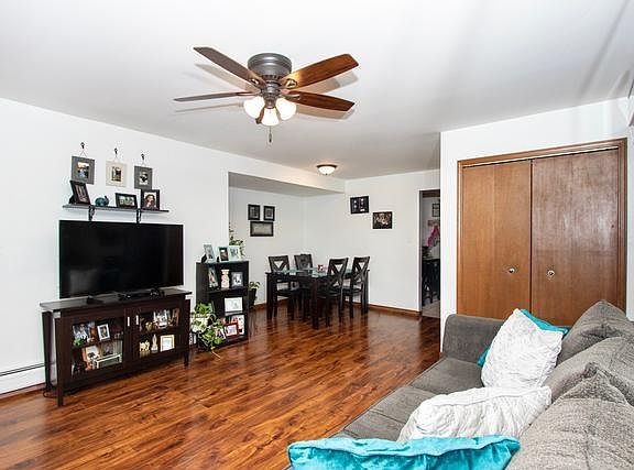 4th image of 7224 W Wrightwood Ave APT 106