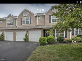 104 Peregrine Ln #104, Hummelstown, PA 17036