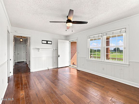 5th image of 623 Moore Town Road