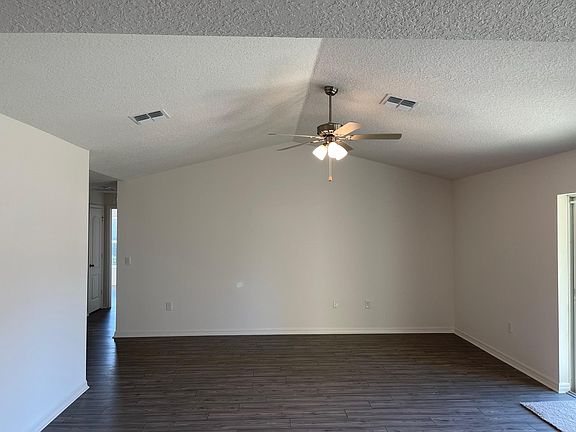 4th image of 19 Wheeler Ln