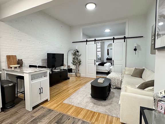 2nd image of 19 E 21st St APT 3C