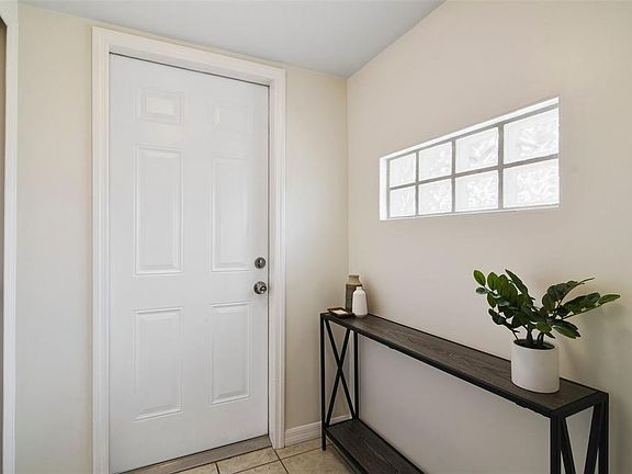 4th image of 1012 W FAIRBANKS AVENUE