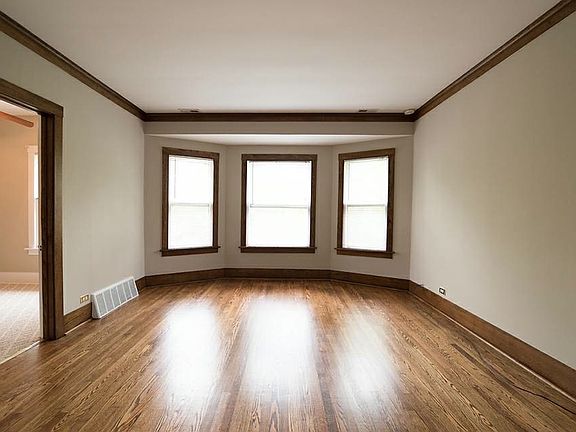 5th image of 627 N Humphrey Ave #2