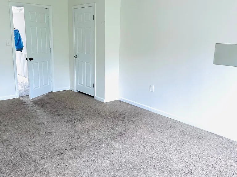 389 E Hector St — Photo 17