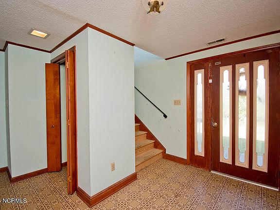 5th image of 108 River Drive