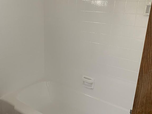 4th image of 279 Temple Ave APT 7