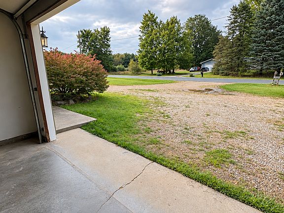 4th image of 8131 Ravine Rd